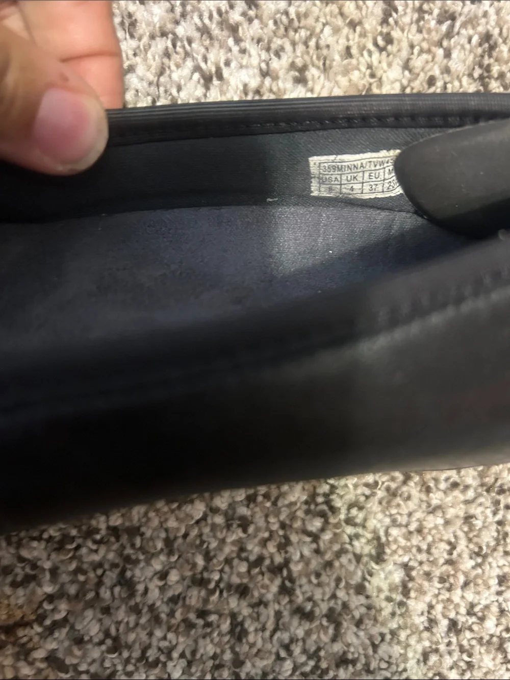 Vionic Black Leather Ballet Flats with Textured Toe and Bow